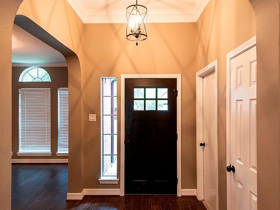 3rd image of 4706 Stoney Point Ct