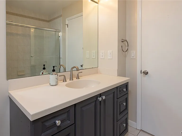35 Lakeview Cir — Photo 12