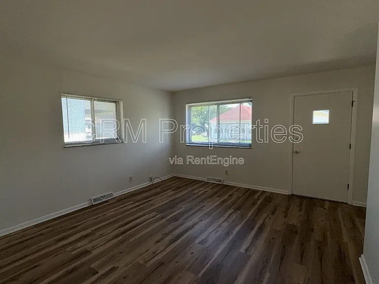 3542 Graceland Ave — Photo 3