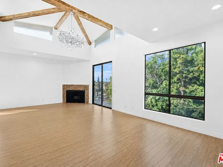 2175 S Beverly Glen Blvd #406 — Photo 1