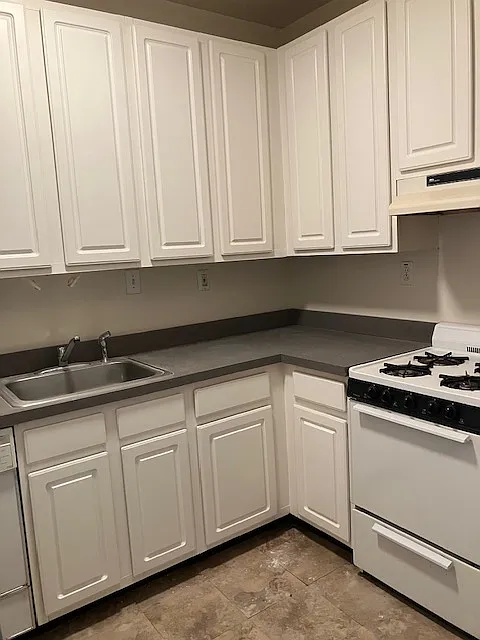 3 bed, 1200 sqft, $1,950 — Photo 2