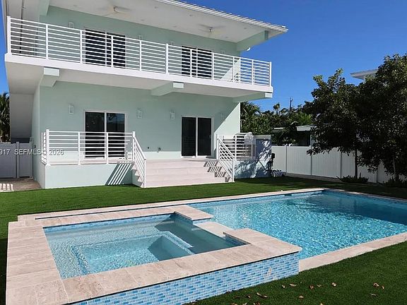 4th image of 115 Azalea St