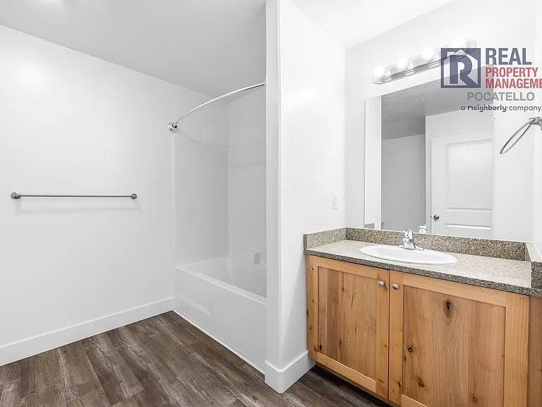 251 W Linden #BLD9 — Photo 10