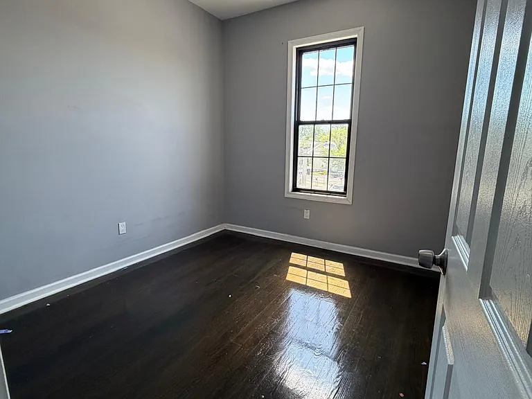 502 Springfield Ave — Photo 9