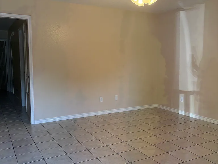 4111 Shawnee Cir — Photo 2