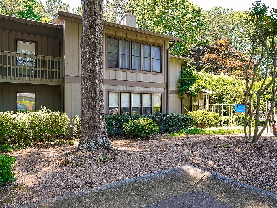 1st image of 413 Smokerise Cir SE