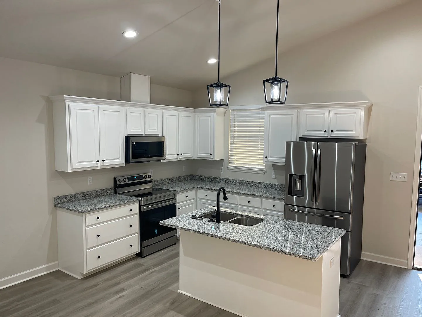 Beautiful New Construction Home — Photo 3
