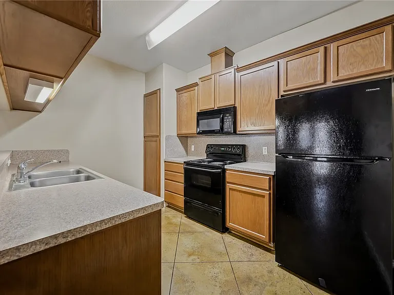 6633 Rhine Dr #B — Photo 10