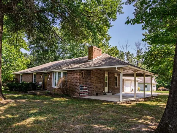 501 E Oak St, Rich Hill, MO 64779