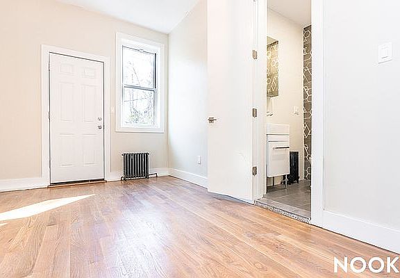 4th image of 170 Jefferson St #1