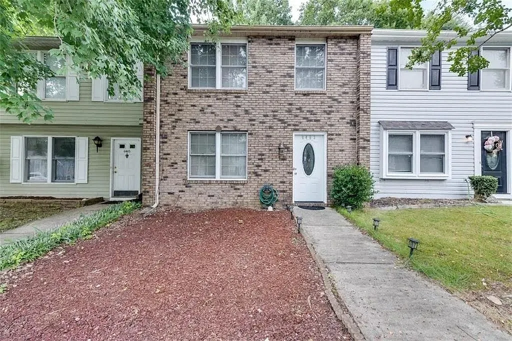 2 bed, 2.5 bath, 1240 sqft, $1,800 — Photo 2