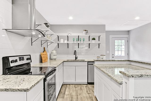 1st image of 931 Virginia Blvd