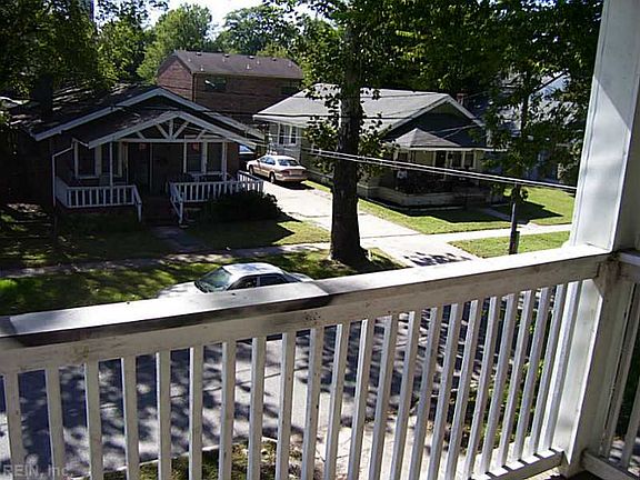 3rd image of 1820 Lasalle Ave