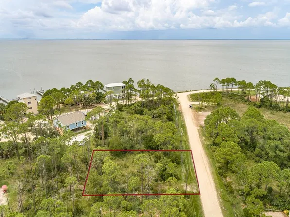 328 Nedley St, Eastpoint, FL 32328