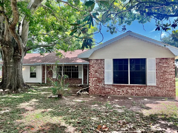 1111 Kelving Way, Wharton, TX 77488