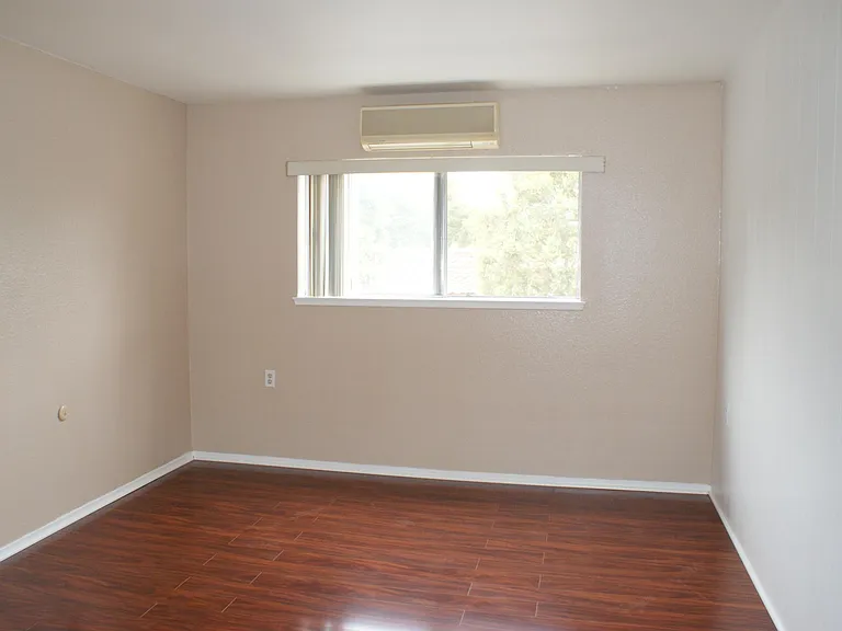 Master bed room