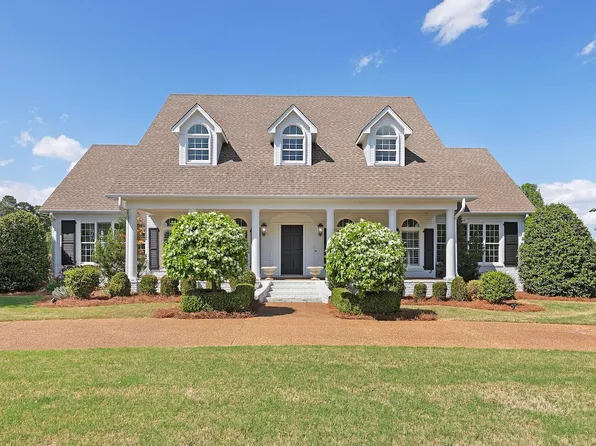 11 Stonehenge Dr, Jackson, TN 38305