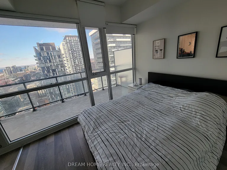 290 Adelaide St W #3812 — Photo 4
