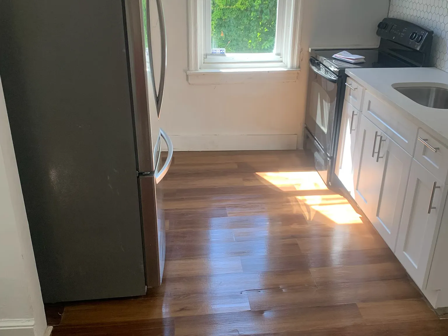3 bed, 860 sqft, $1,500 — Photo 3