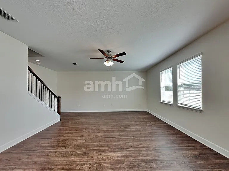 4540 Reisswood Loop — Photo 6