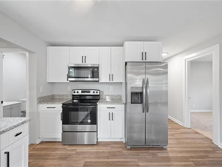 2810 Roanoke Ave — Photo 3
