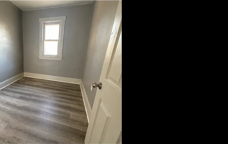 4019 Newark Ave #4 — Photo 4
