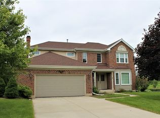 90 Newberry Ct, Elgin, IL 60124