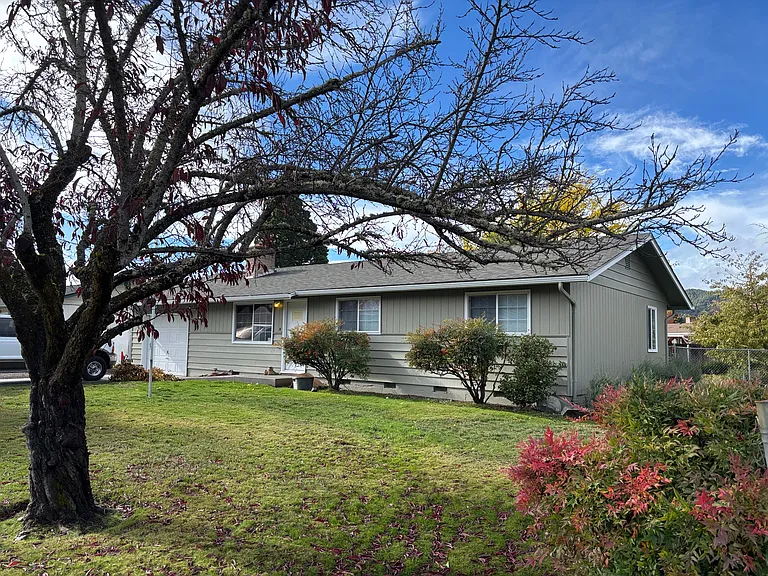 210 Corcoran Ln — Photo 1
