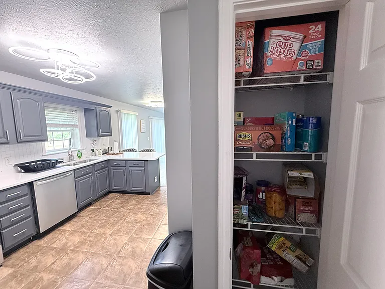 2244 W Taft St — Photo 24