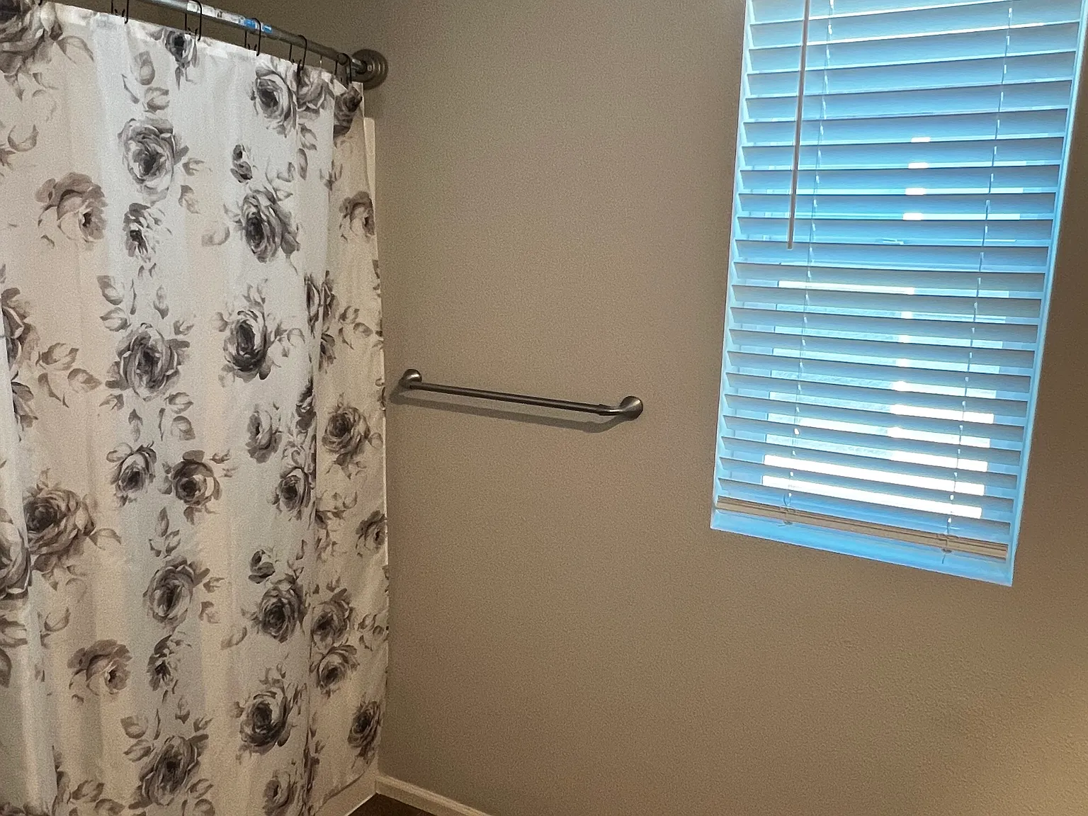 4 bed, 1879 sqft, $1,050 — Photo 4