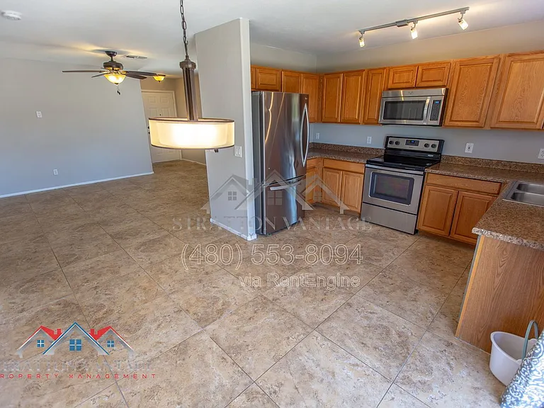 2105 E Donald Dr — Photo 10