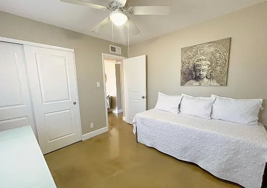 2 bed, 728 sqft, $1,495 — Photo 2