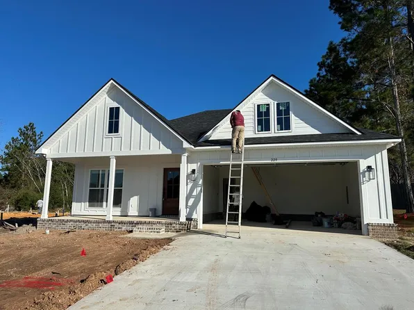 229 Turtle Cove Ln, Tifton, GA 31794