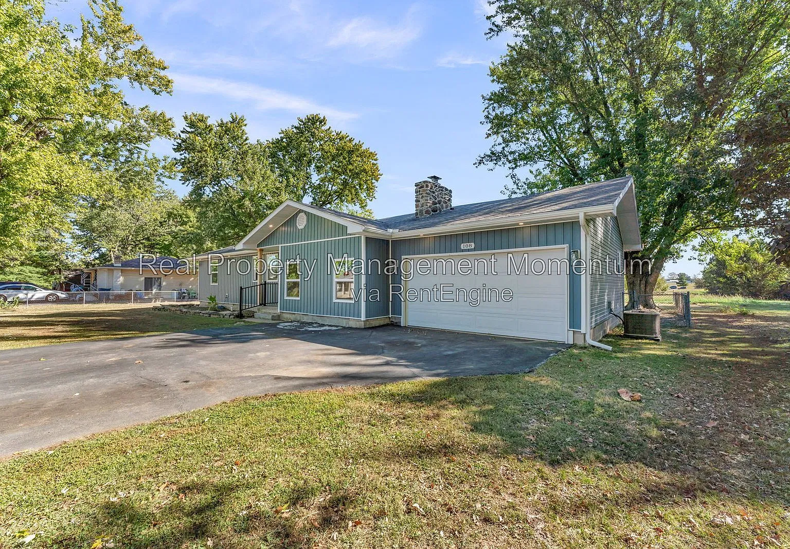 4 bed, 2.0 bath, 1500 sqft, $1,800 — Photo 4