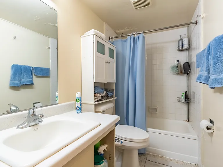 912 Brown St #214 — Photo 10