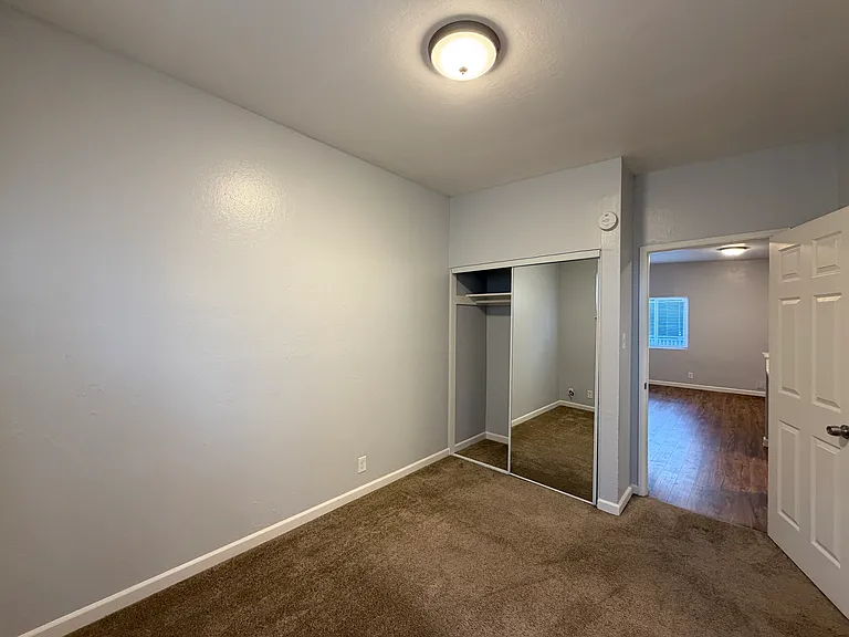 Tahoe Terrace Apartments — Photo 7