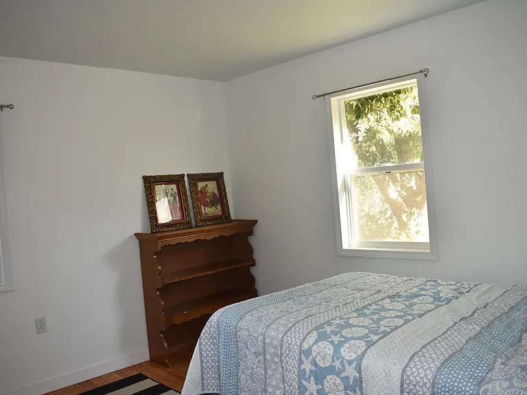 535 E Hanthorn Ave — Photo 11