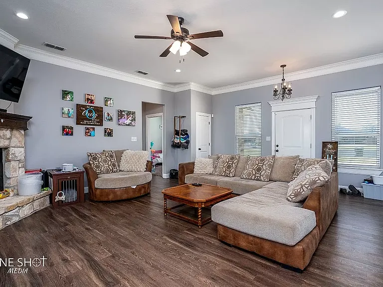 6609 Summerwood Trl — Photo 4