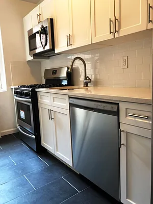 Rented by Prime Realty | media 32