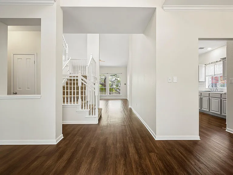 6921 Auckland Dr — Photo 3