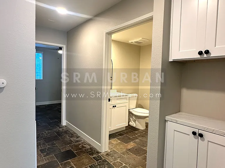 959 Vine St #2 — Photo 12
