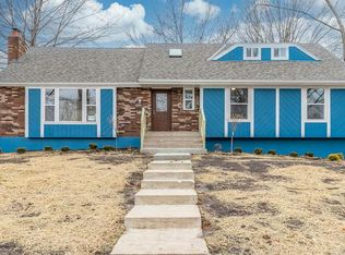 2400 SW Still Meadows Ln, Blue Springs, MO 64015