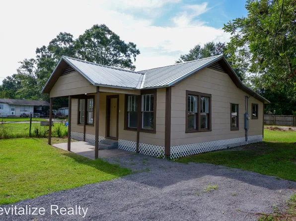 303 9th Ave, Chickasaw, AL 36611