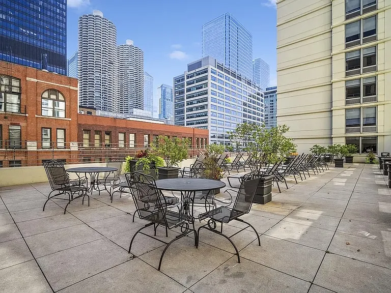 440 N Wabash Ave #3701 — Photo 11