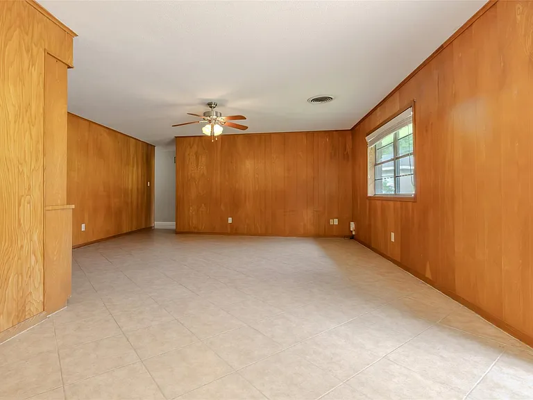 2308 Hillcrest Dr — Photo 7