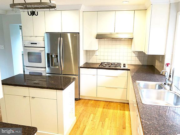 4th image of 5108 Brookeway Dr