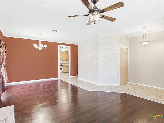 5th image of 223 Spur Dr