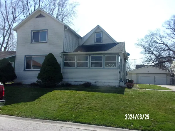513 E Cherry St, Watseka, IL 60970