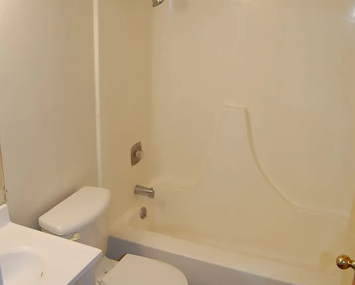 3632 Huntington Ave — Photo 8