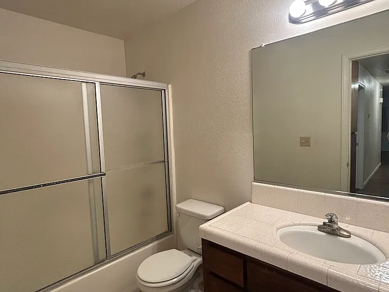 1531 Highland Dr #2 — Photo 9